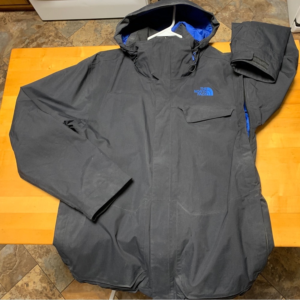 North face ski/snowboard jacket